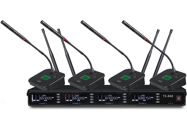 专业一拖四无线会议话筒